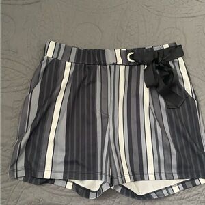 VENUS BRAND WOMENS SHORTS